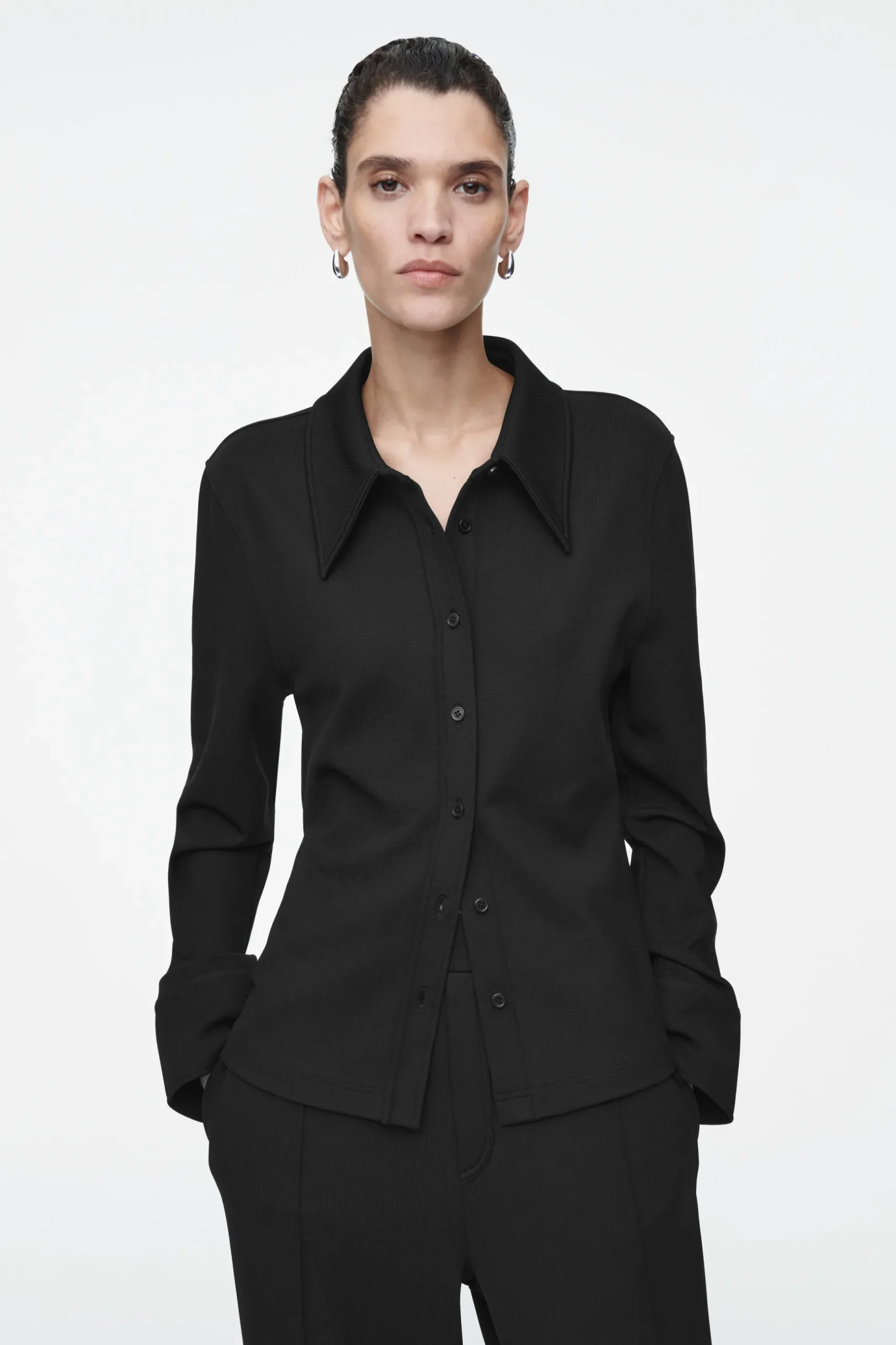 Outlet COS KOSZULA Z DUŻYM KOŁNIERZYKIEM – SLIM FIT