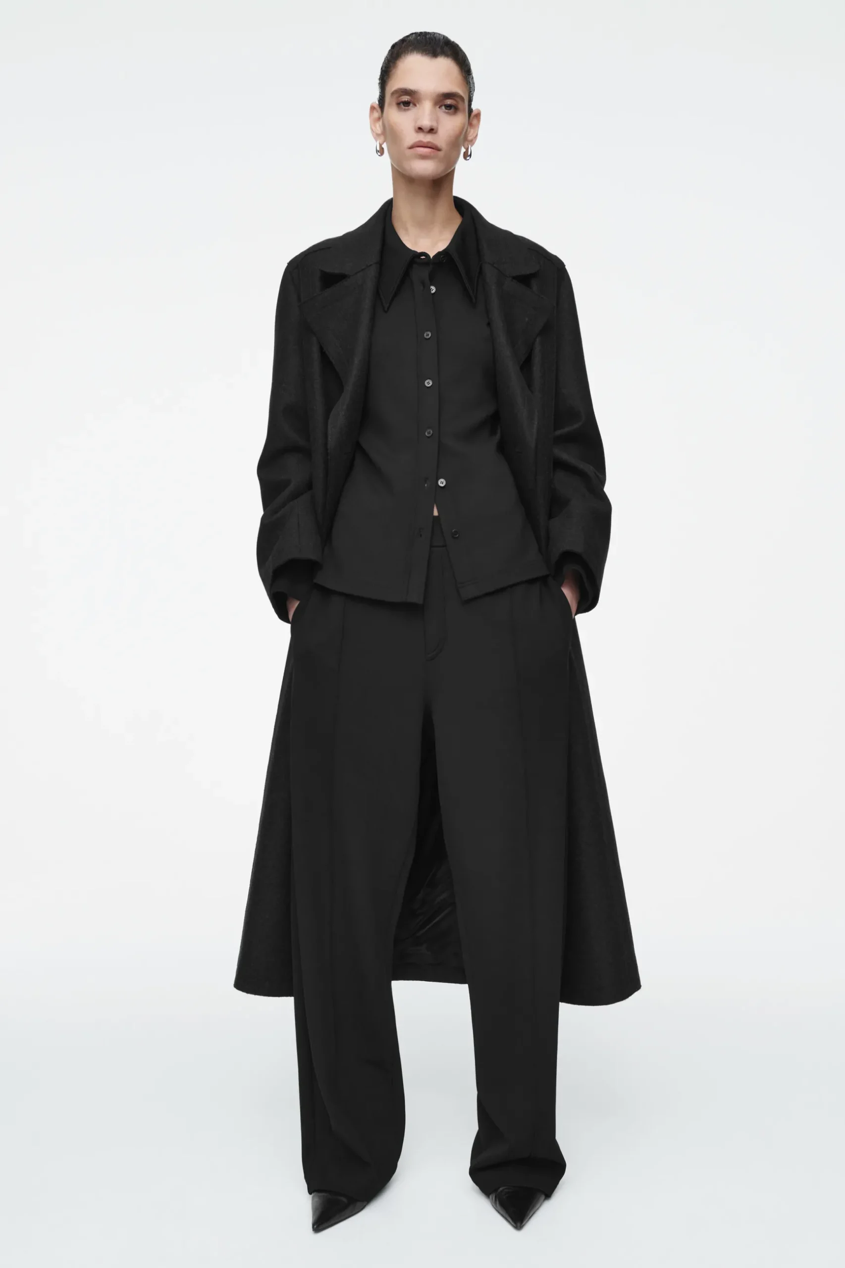 Outlet COS KOSZULA Z DUŻYM KOŁNIERZYKIEM – SLIM FIT
