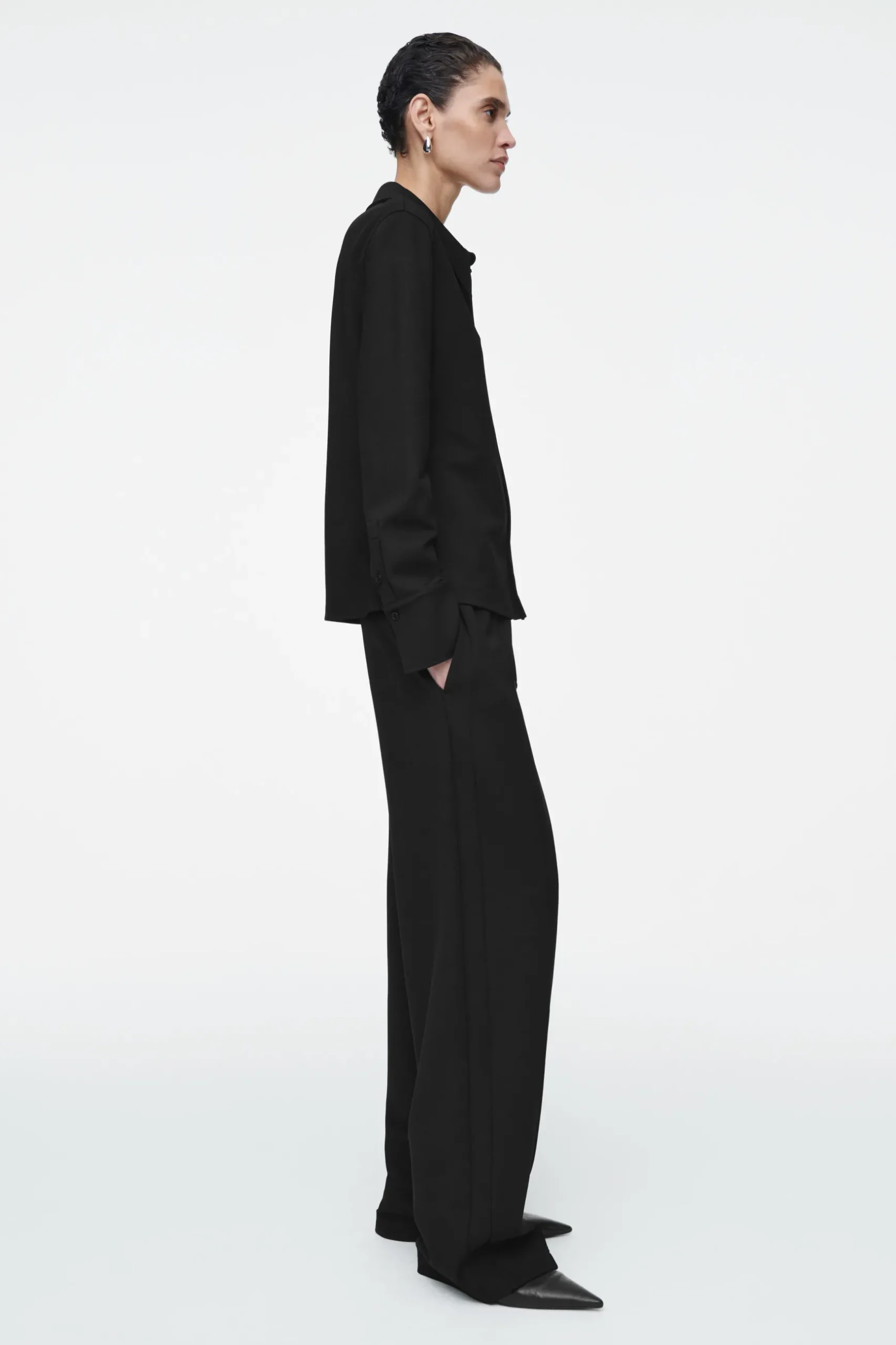 Outlet COS KOSZULA Z DUŻYM KOŁNIERZYKIEM – SLIM FIT