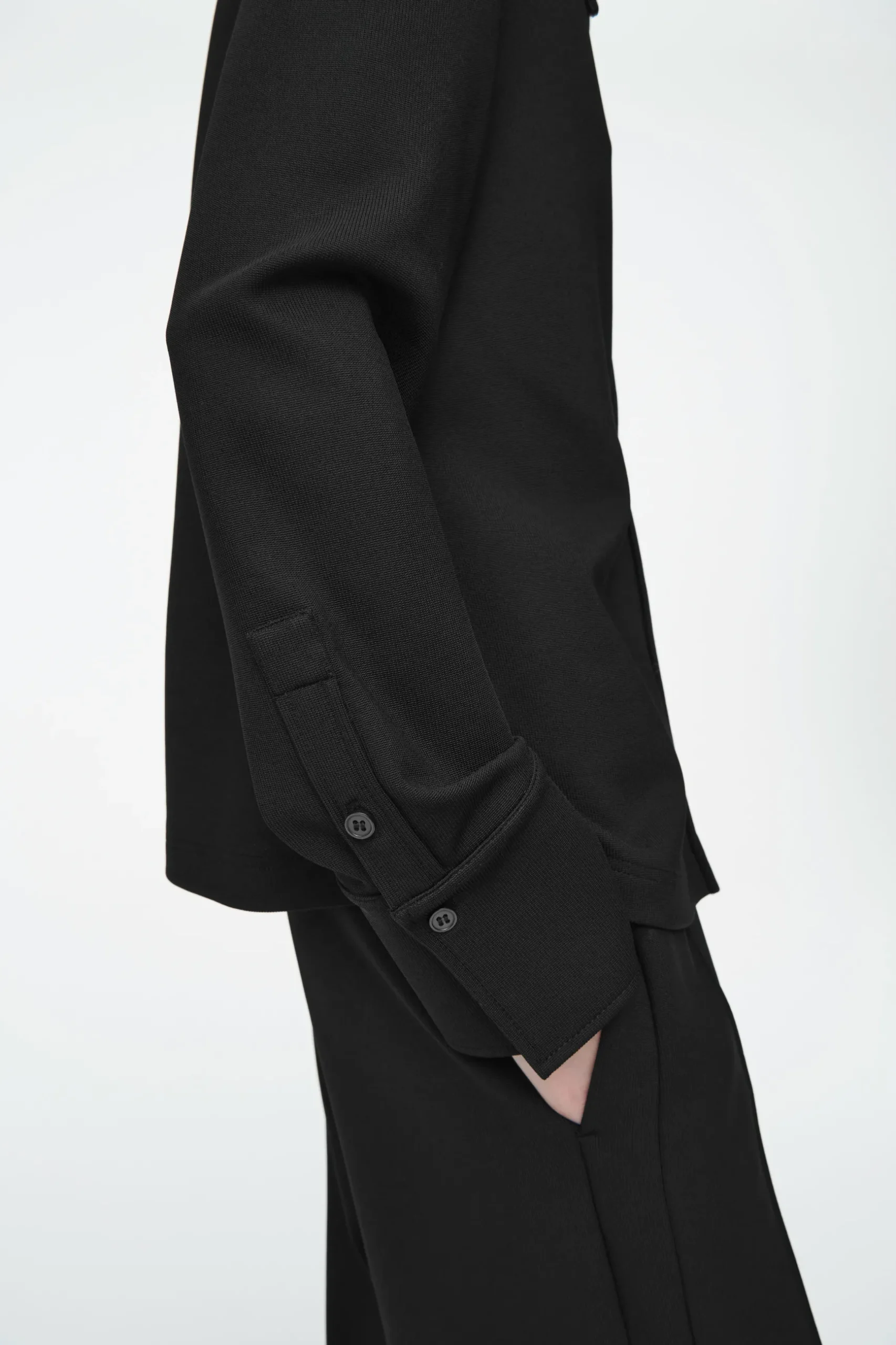 Outlet COS KOSZULA Z DUŻYM KOŁNIERZYKIEM – SLIM FIT