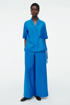 Outlet COS KOSZULA Z KRÓTKIM RĘKAWEM – RELAXED FIT