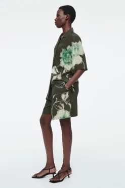 Outlet COS KOSZULA Z OTWARTYMI KLAPAMI – RELAXED FIT