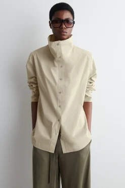 Online COS KOSZULA Z WYSOKIM KOŁNIERZYKIEM – RELAXED FIT