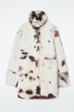 Fashion COS KOŻUSZKOWY PŁASZCZ Z WYSOKIM KOŁNIERZEM