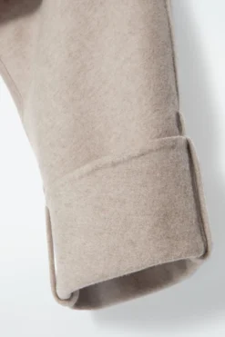 Outlet COS KRÓTKA DWUSTRONNA KURTKA Z MIESZANKI Z WEŁNĄ