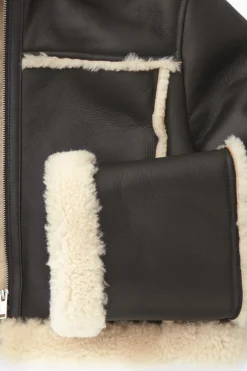 Outlet COS KRÓTKA KOŻUSZKOWA KURTKA