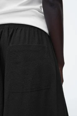 Outlet COS KULOTY Z BAWEŁNY SEERSUCKER