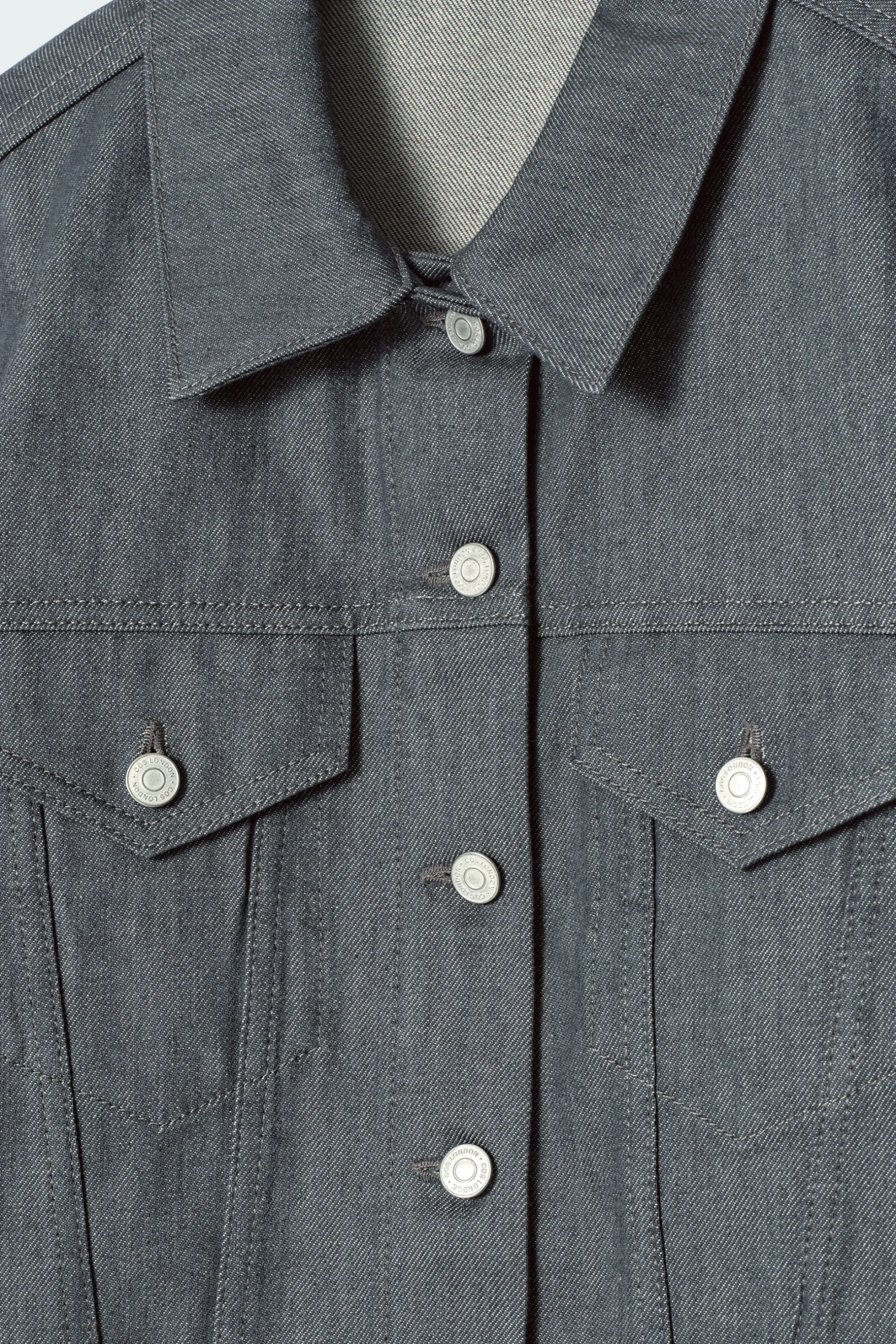 New COS KURTKA OVERSIZE Z SUROWEGO JEANSU