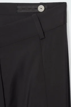 Outlet COS LEJĄCE SPODNIE TYPU BARREL
