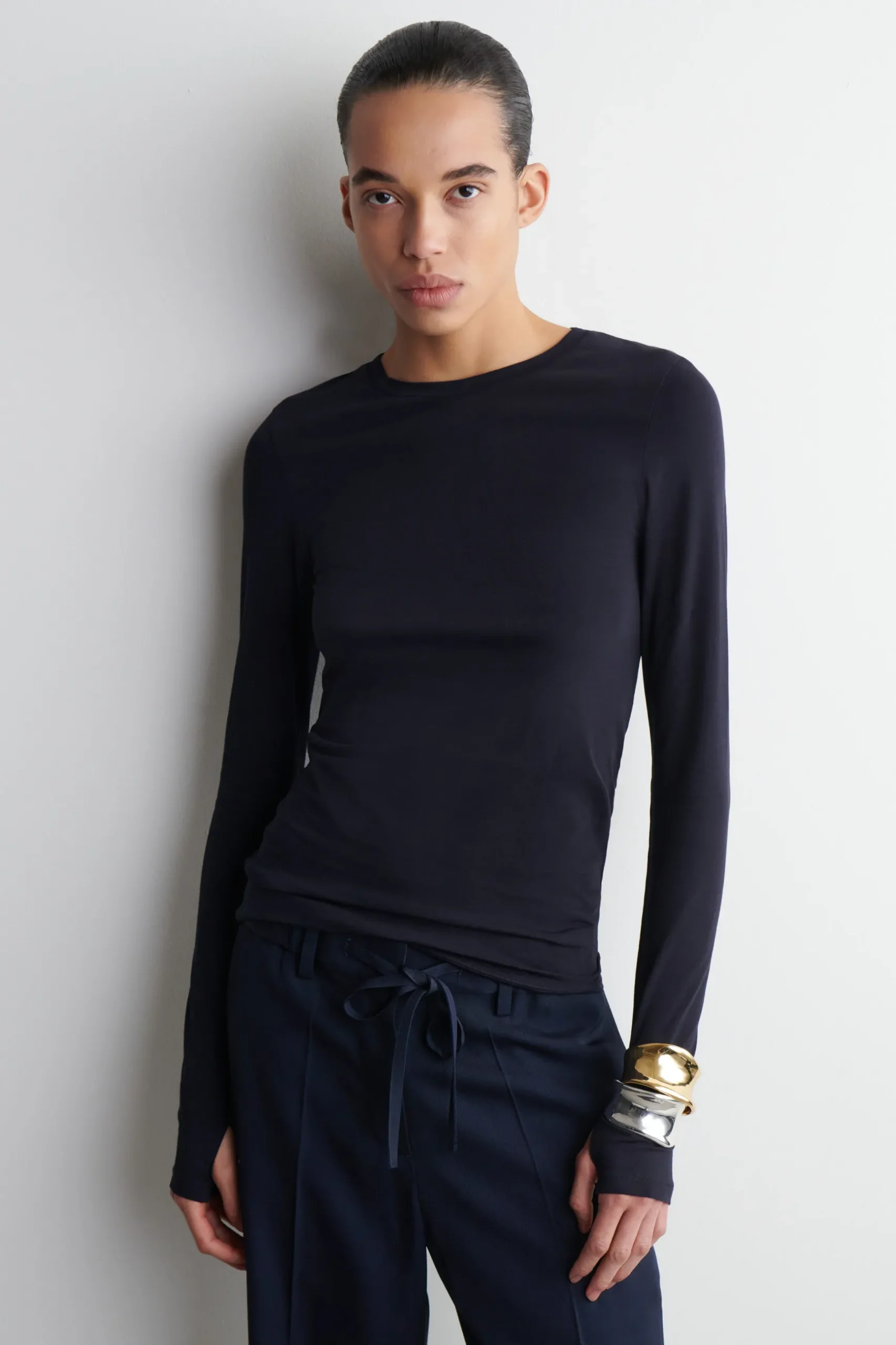 Fashion COS LEKKA BLUZKA Z DŁUGIM RĘKAWEM – SLIM FIT