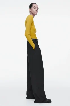 Sale COS LEKKA BLUZKA Z DŁUGIM RĘKAWEM – SLIM FIT