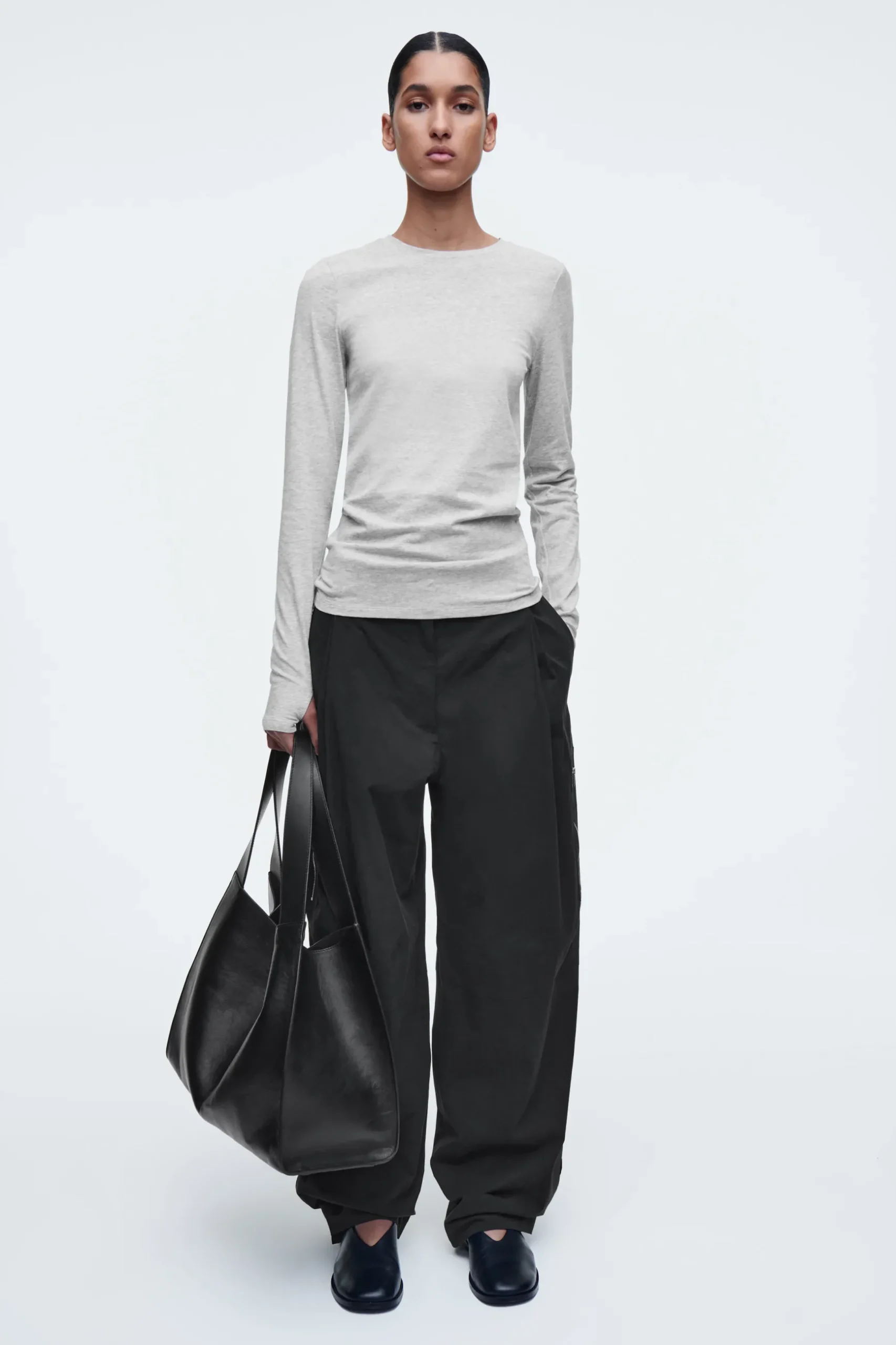 Fashion COS LEKKA BLUZKA Z DŁUGIM RĘKAWEM – SLIM FIT
