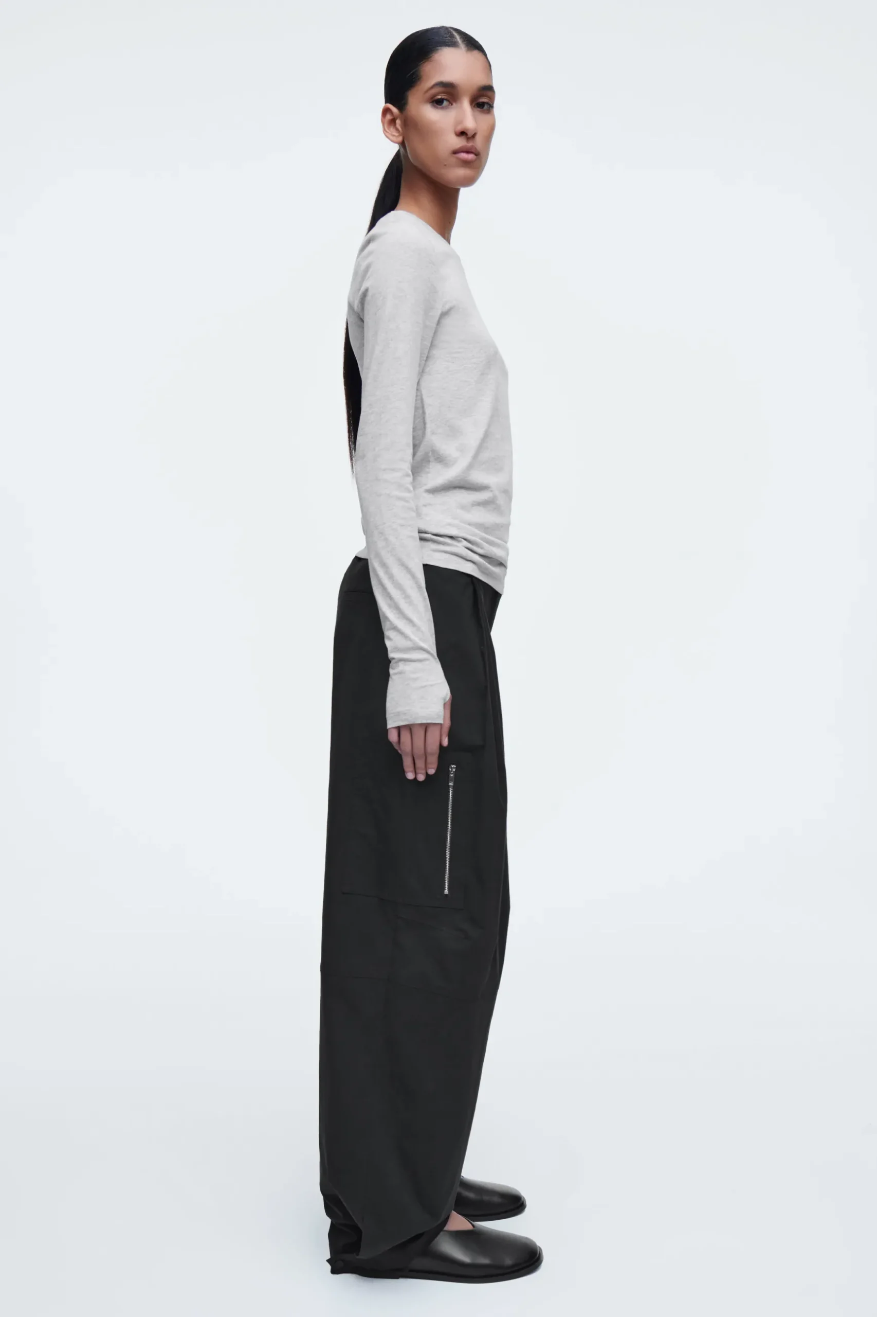 Fashion COS LEKKA BLUZKA Z DŁUGIM RĘKAWEM – SLIM FIT