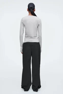 Fashion COS LEKKA BLUZKA Z DŁUGIM RĘKAWEM – SLIM FIT