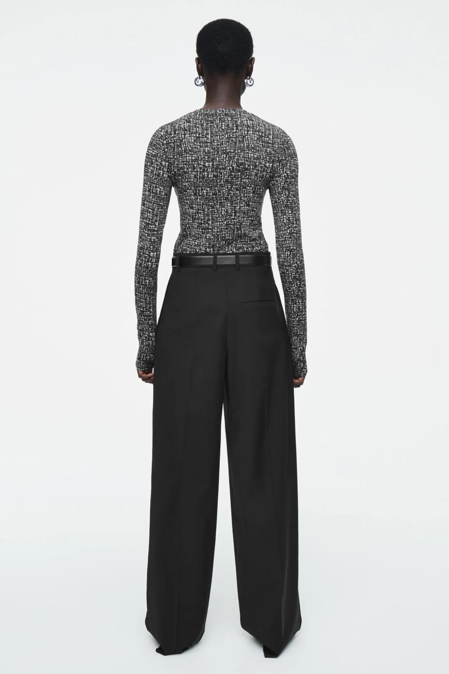 New COS LEKKA BLUZKA Z DŁUGIM RĘKAWEM – SLIM FIT