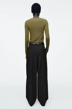 Discount COS LEKKA BLUZKA Z DŁUGIM RĘKAWEM – SLIM FIT