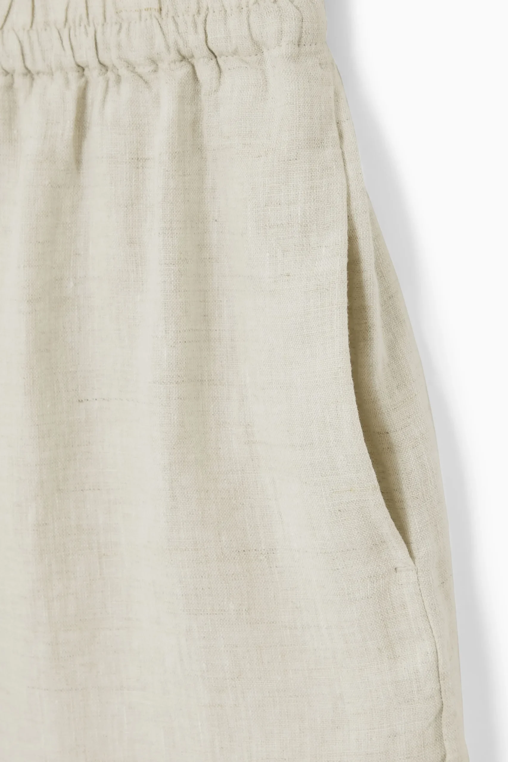 Fashion COS LNIANE SZORTY Z ELASTYCZNĄ TALIĄ