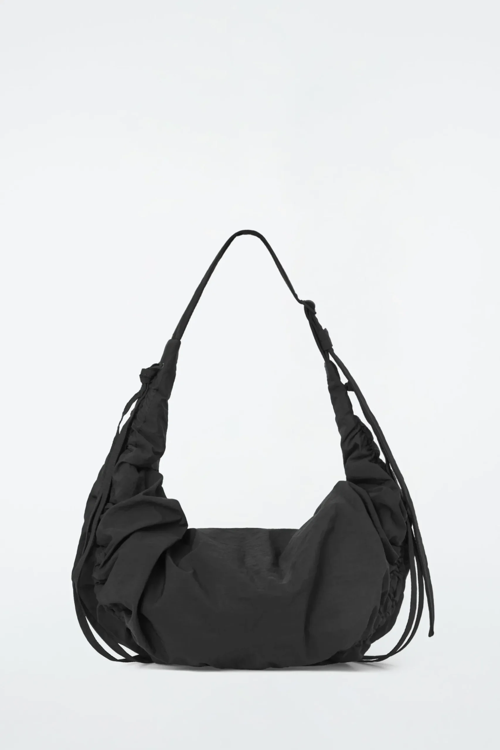 Online COS MAŁA TOREBKA „CANOPY” TYPU CROSSBODY Z NYLONEM Czarny