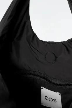 Clearance COS MAŁA TOREBKA „CLOUD” TYPU TOTE Czarny
