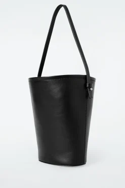 Discount COS MAŁA TOREBKA TYPU BUCKET ZE SKÓRY Czarny