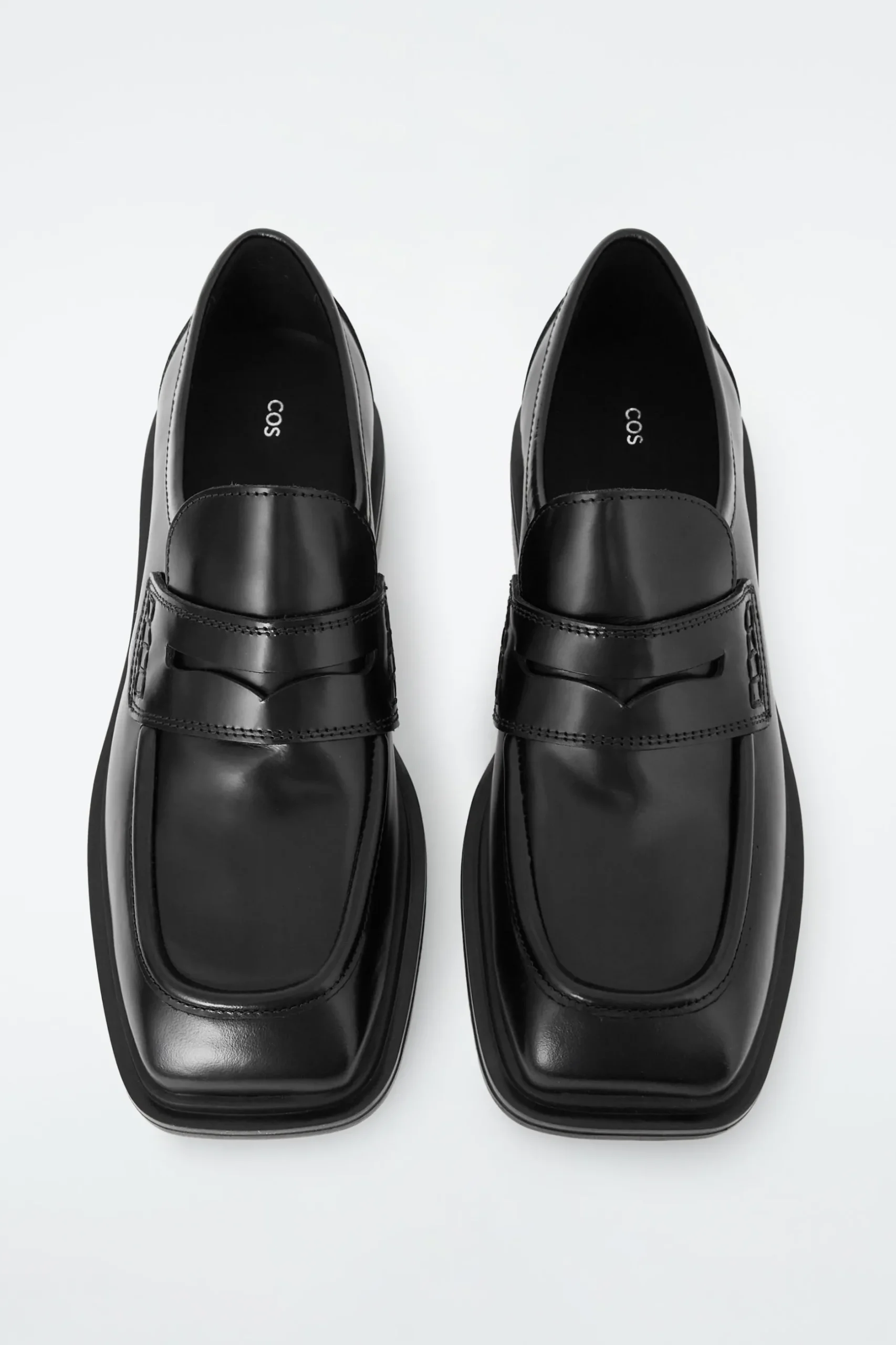 Outlet COS MASYWNE SKÓRZANE LOAFERSY Z KWADRATOWYM PRZODEM Czarny