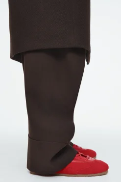 Discount COS MINIMALISTYCZNE BUTY SPORTOWE ZE SKÓRY Karmazynowy