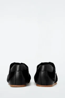 Clearance COS MINIMALISTYCZNE BUTY SPORTOWE ZE SKÓRY
