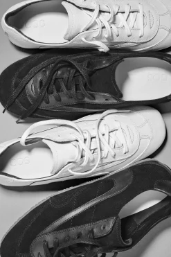 Online COS MINIMALISTYCZNE BUTY SPORTOWE ZE SKÓRY