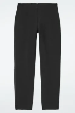 Clearance COS NEOPRENOWE SPODNIE CAPRI