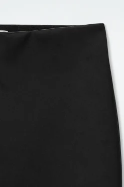 Clearance COS NEOPRENOWE SPODNIE CAPRI
