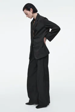 New COS NYLONOWA MARYNARKA – REGULAR FIT