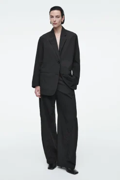 New COS NYLONOWA MARYNARKA – REGULAR FIT