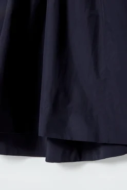 Outlet COS OBSZERNA SUKIENKA MIDI BEZ RĘKAWÓW