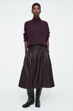 Fashion COS OBSZERNA TRAPEZOWA SPÓDNICA MIDI ZE SKÓRY