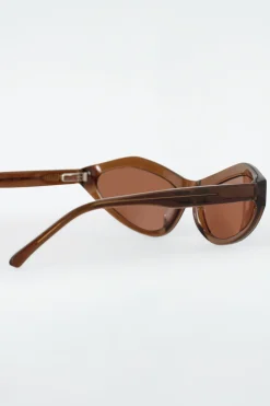 Clearance COS OKULARY PRZECIWSŁONECZNE TYPU KOCIE OKO Brązowy