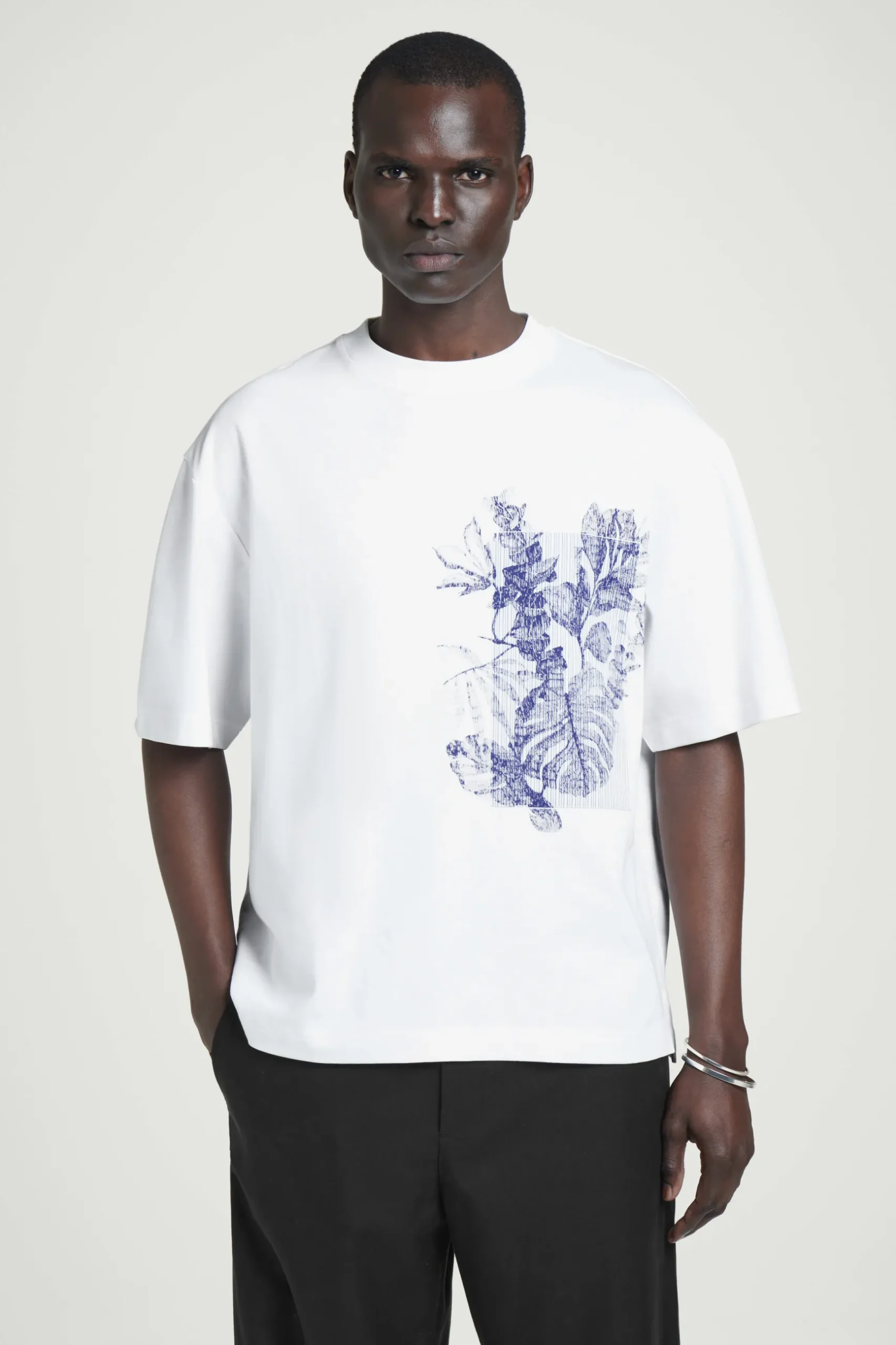 Discount COS OVERSIZED GRAPHIC TSHIRT