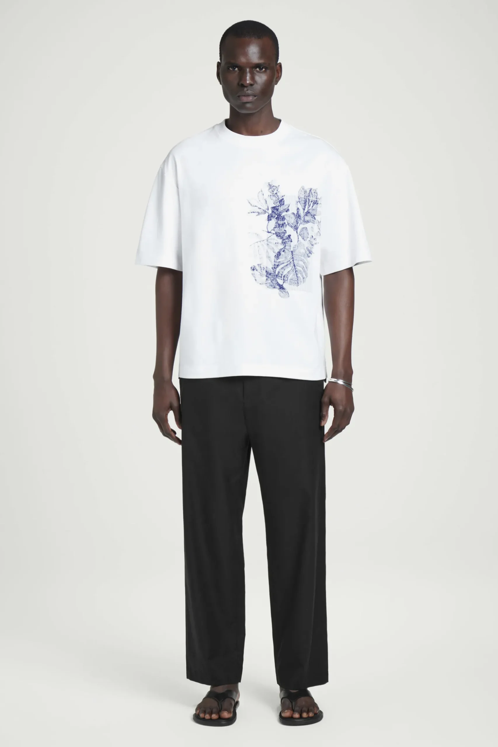 Discount COS OVERSIZED GRAPHIC TSHIRT
