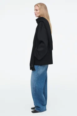 Outlet COS OVERSIZE'OWA KURTKA Z SZALEM Z MIESZANKI Z WEŁNĄ