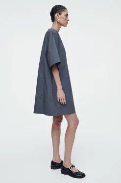 Online COS OVERSIZE'OWA POPELINOWA SUKIENKA T-SHIRTOWA