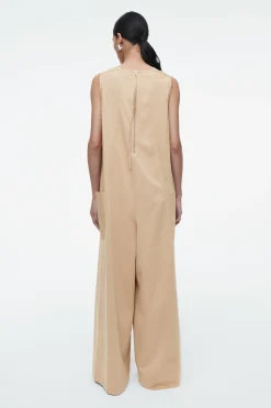 Outlet COS OVERSIZE'OWY KOMBINEZON Z DEKOLTEM W SEREK