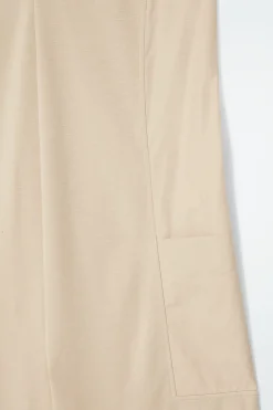 Outlet COS OVERSIZE'OWY KOMBINEZON Z DEKOLTEM W SEREK