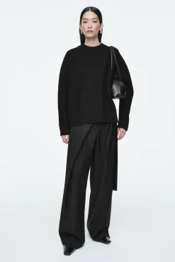 Sale COS OVERSIZE'OWY SWETER Z GOTOWANEJ WEŁNY MERYNOSOWEJ