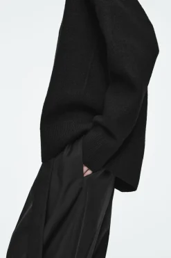 Sale COS OVERSIZE'OWY SWETER Z GOTOWANEJ WEŁNY MERYNOSOWEJ