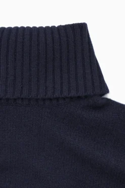 Online COS OVERSIZE'OWY SWETER Z WYWIJANYM GOLFEM Z KASZMIRU