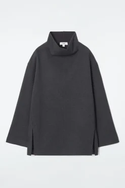 Online COS OVERSIZE'OWY TOP W JODEŁKĘ Z WYSOKIM KOŁNIERZEM