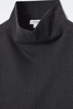 Online COS OVERSIZE'OWY TOP W JODEŁKĘ Z WYSOKIM KOŁNIERZEM