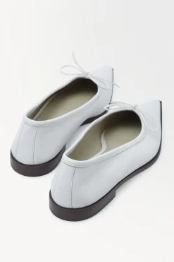 Discount COS PŁASKIE SKÓRZANE BALETKI White