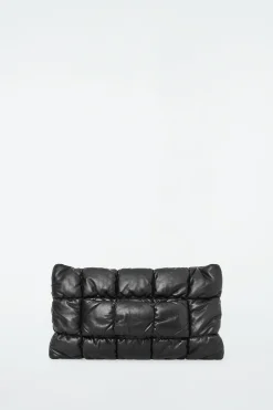 New COS PIKOWANA KOPERTÓWKA „PILLOW” ZE SKÓRY Czarny
