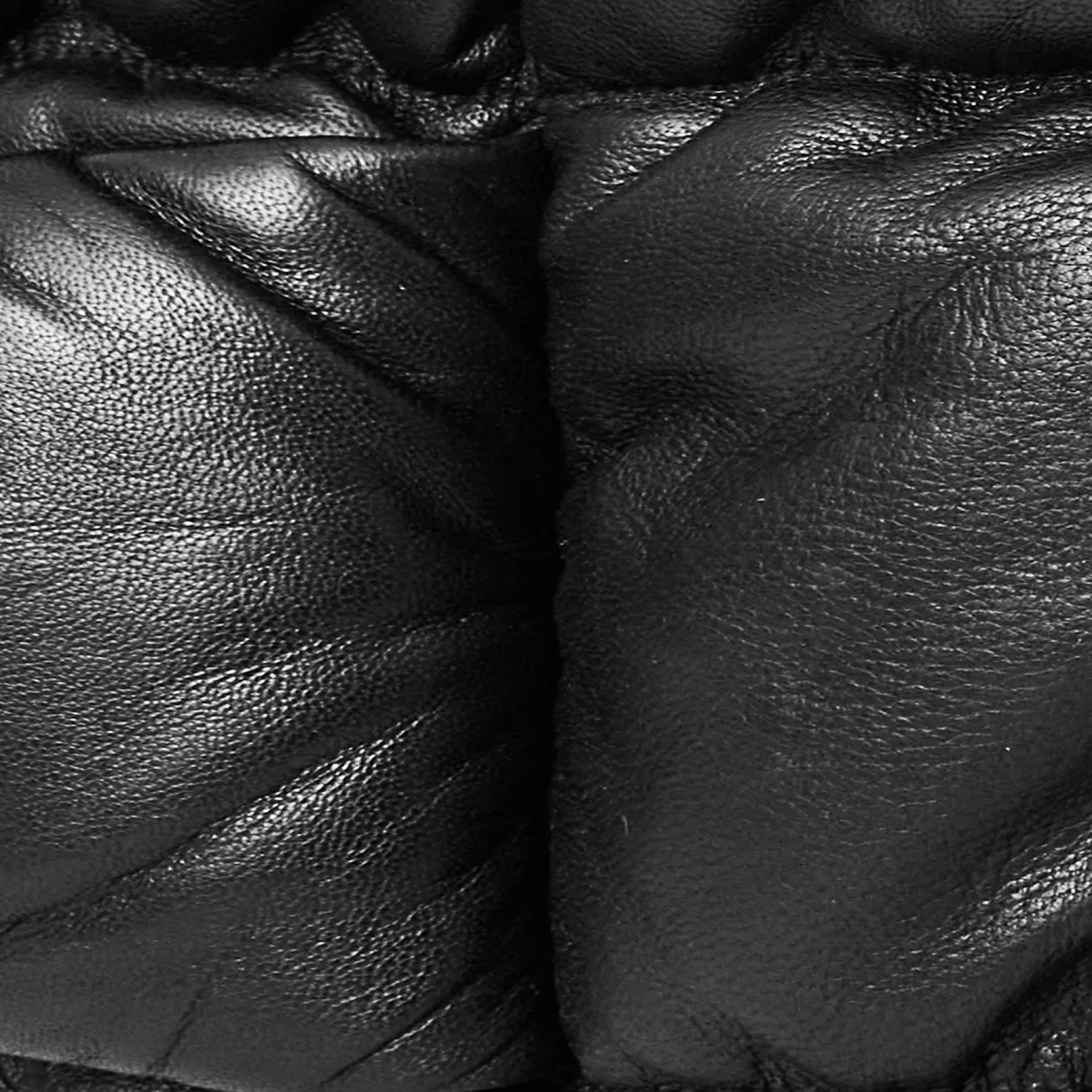 New COS PIKOWANA KOPERTÓWKA „PILLOW” ZE SKÓRY Czarny