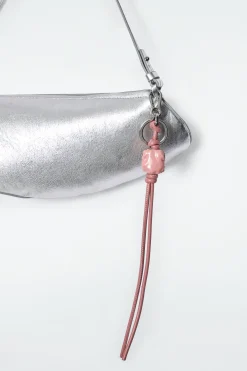 Outlet COS PIKOWANA PRZYWIESZKA ZE SKÓRZANYM SZNURKIEM Różowy